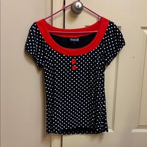 Retro style fitted polka dot top